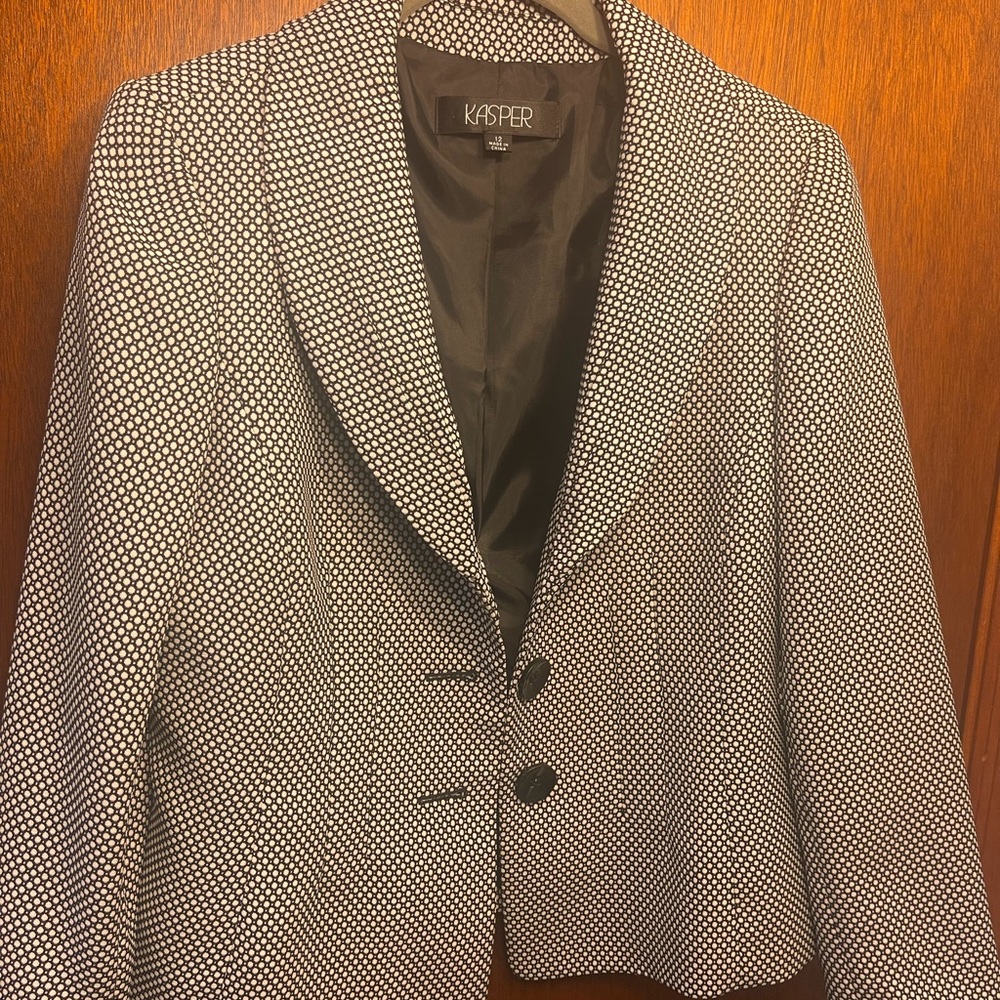 Kasper long sleeve blazer for women